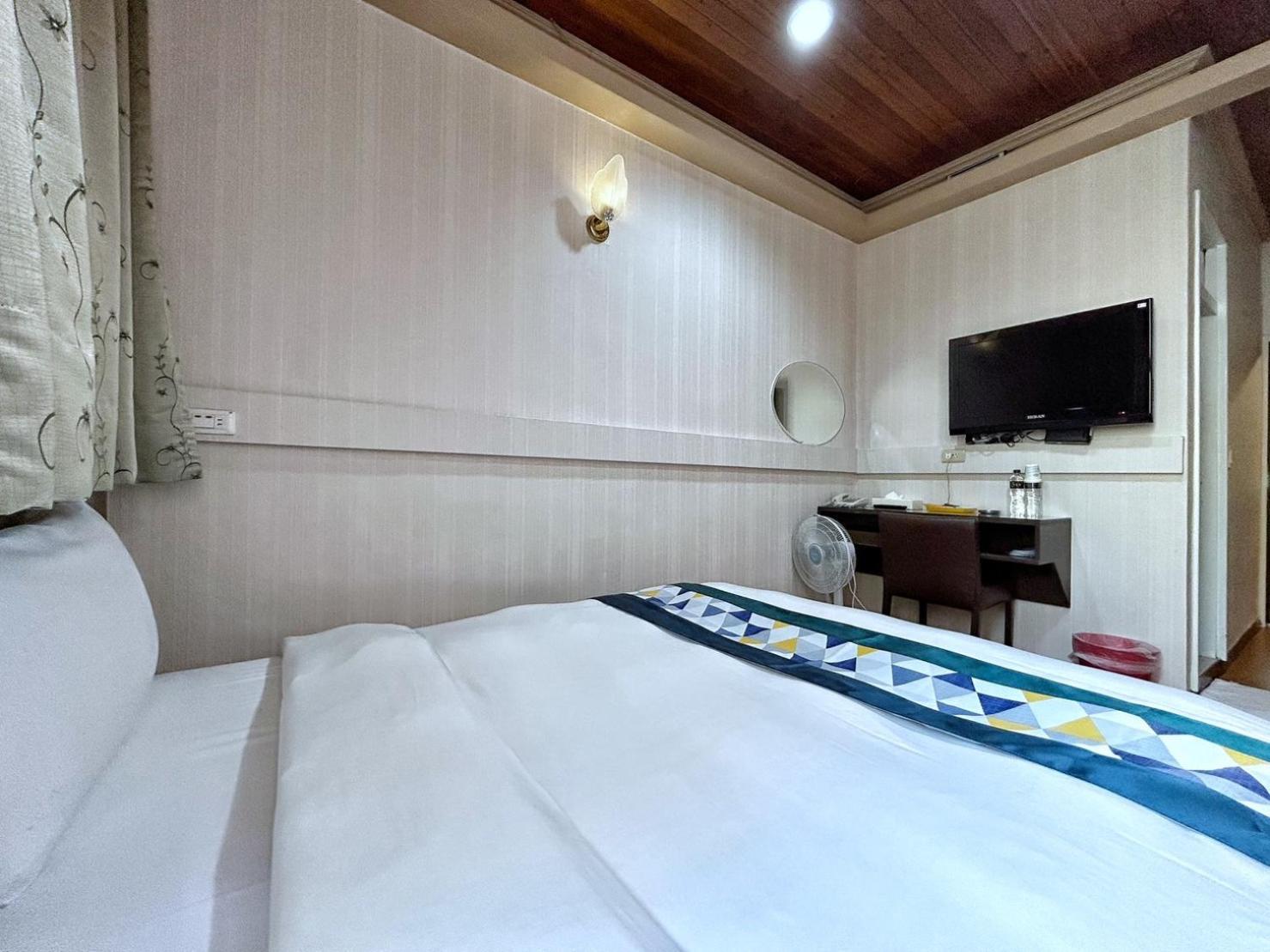 Fulong Hotel Чжунли Экстерьер фото