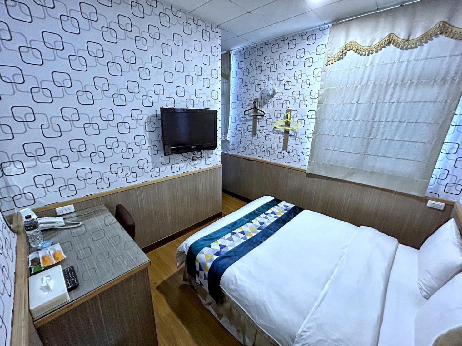 Fulong Hotel Чжунли Экстерьер фото